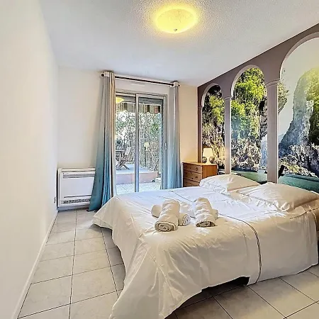 Апартаменты One Bedroom With Terrace , Port De , Ideal Location Ницца