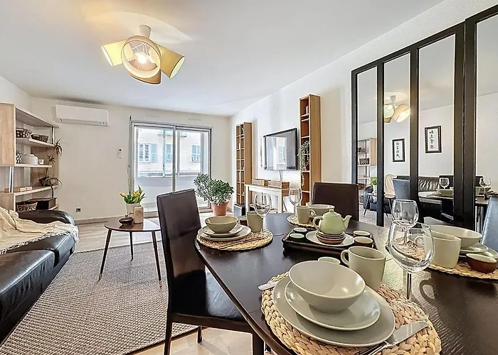 One Bedroom With Terrace , Port De , Ideal Location Апартаменты Ницца